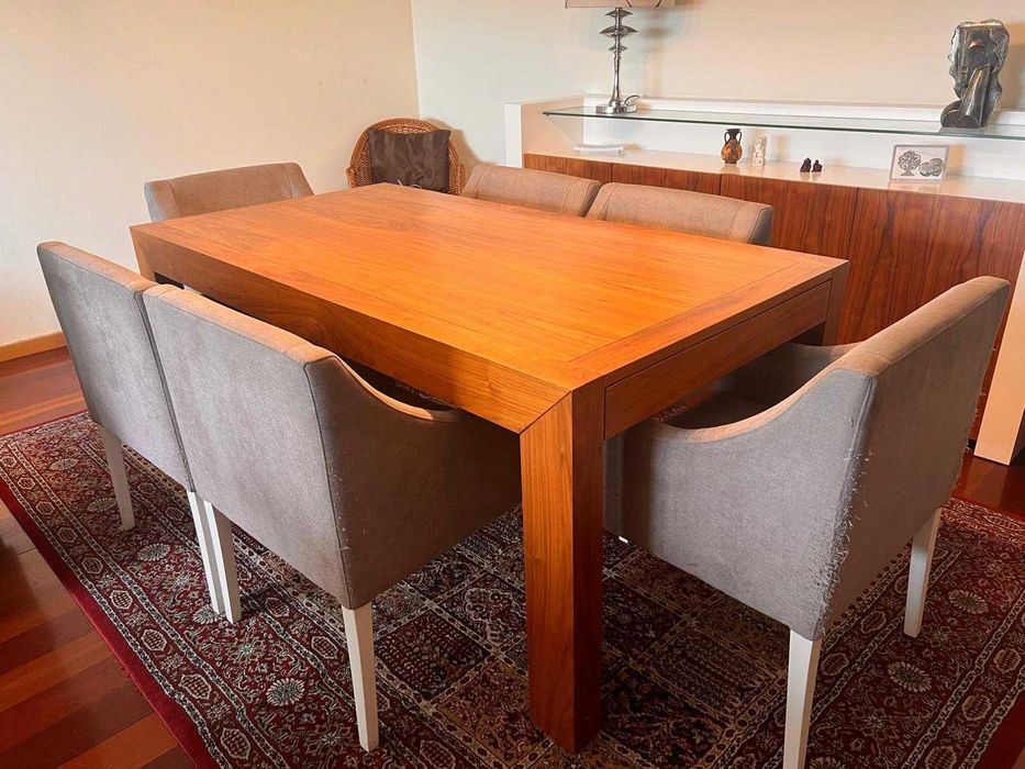 Mobília de sala com aparador, mesa e cadeiras + móvel de entrada