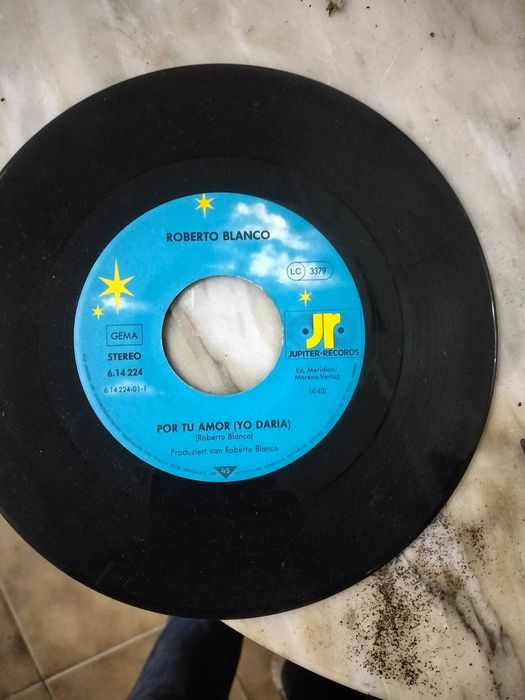 Vinil Demis roussos entre outros