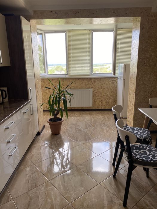 Квартира подобово ,район Вишенька ,Келецька 99 б,новобуд