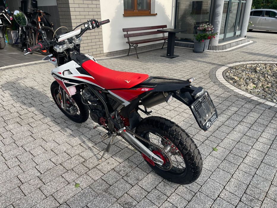 Fantic 125 supermoto 2023 ( beta )