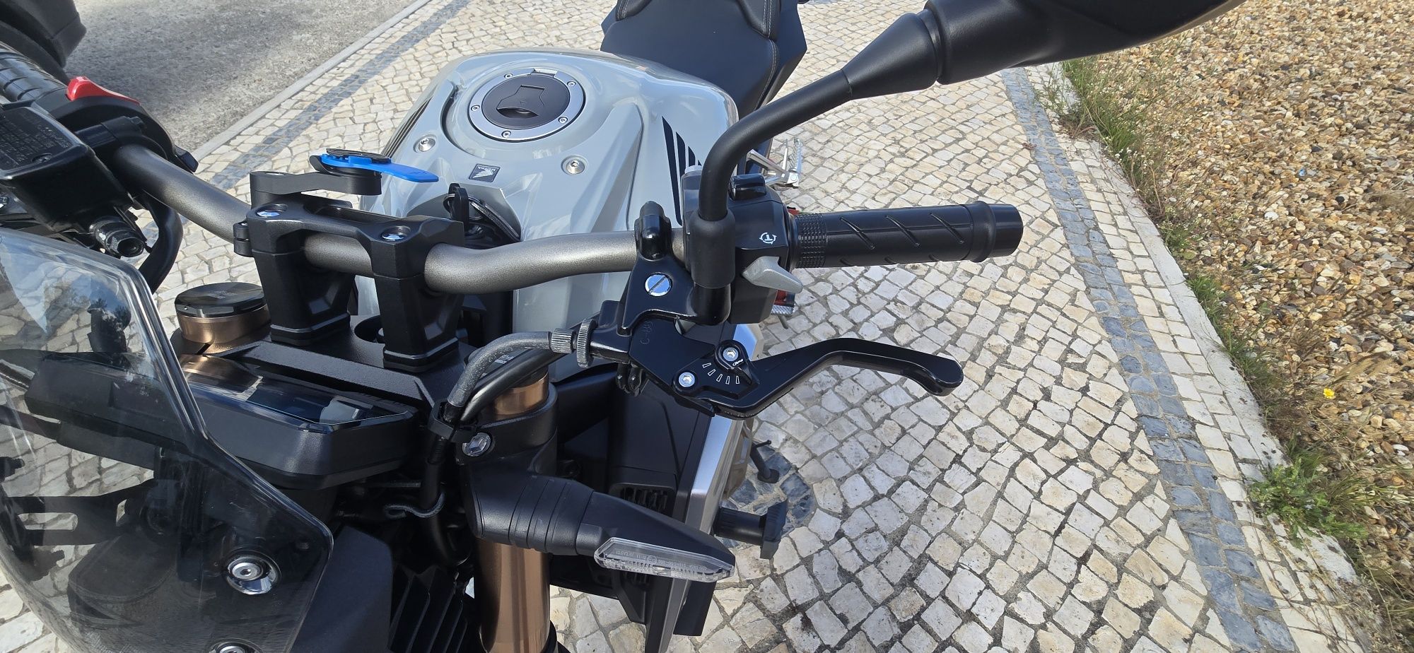 Honda cb650r naked