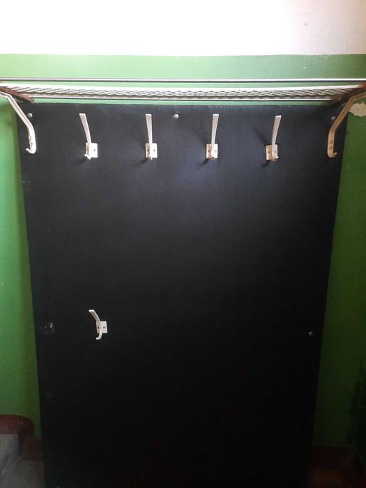 Вішалка для одягу