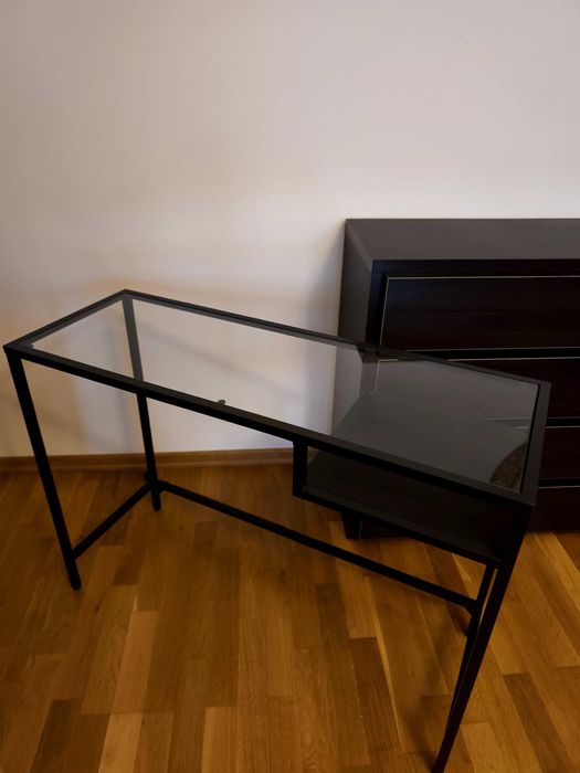 Biurko Ikea czarne szklany blat VITTSJO