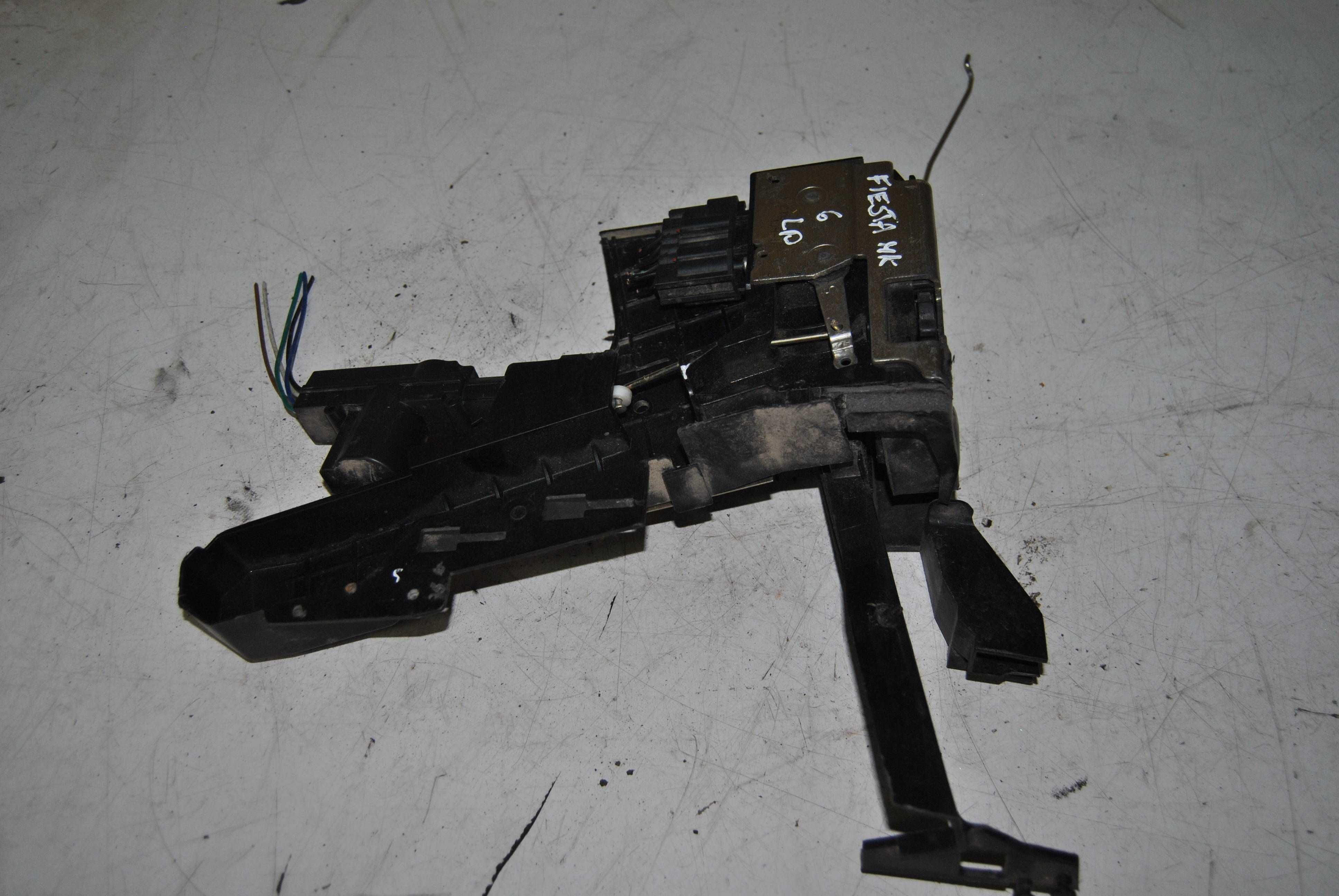 Zamek drzwi Ford Fiesta MK6