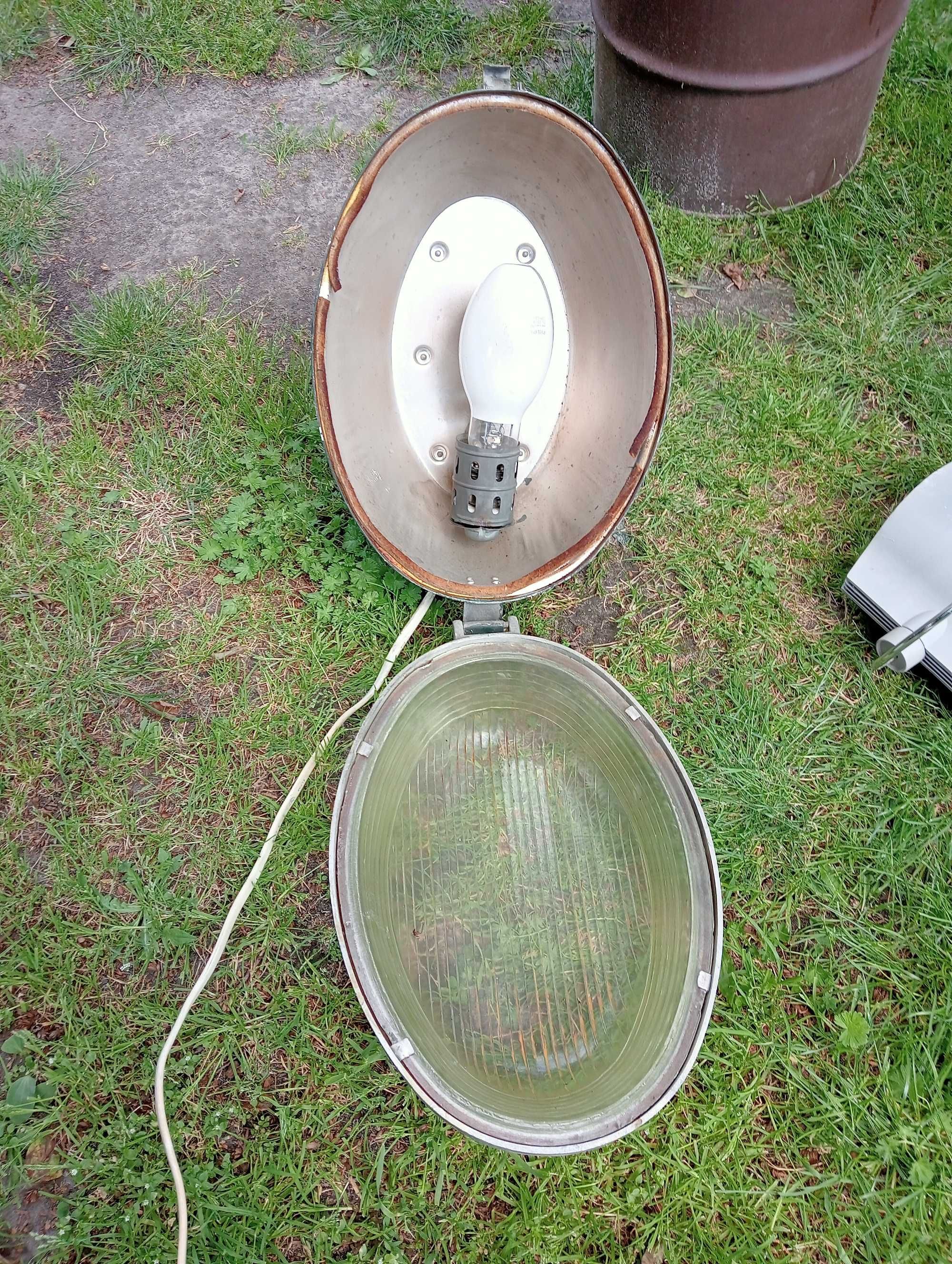Lampy przemysłowe