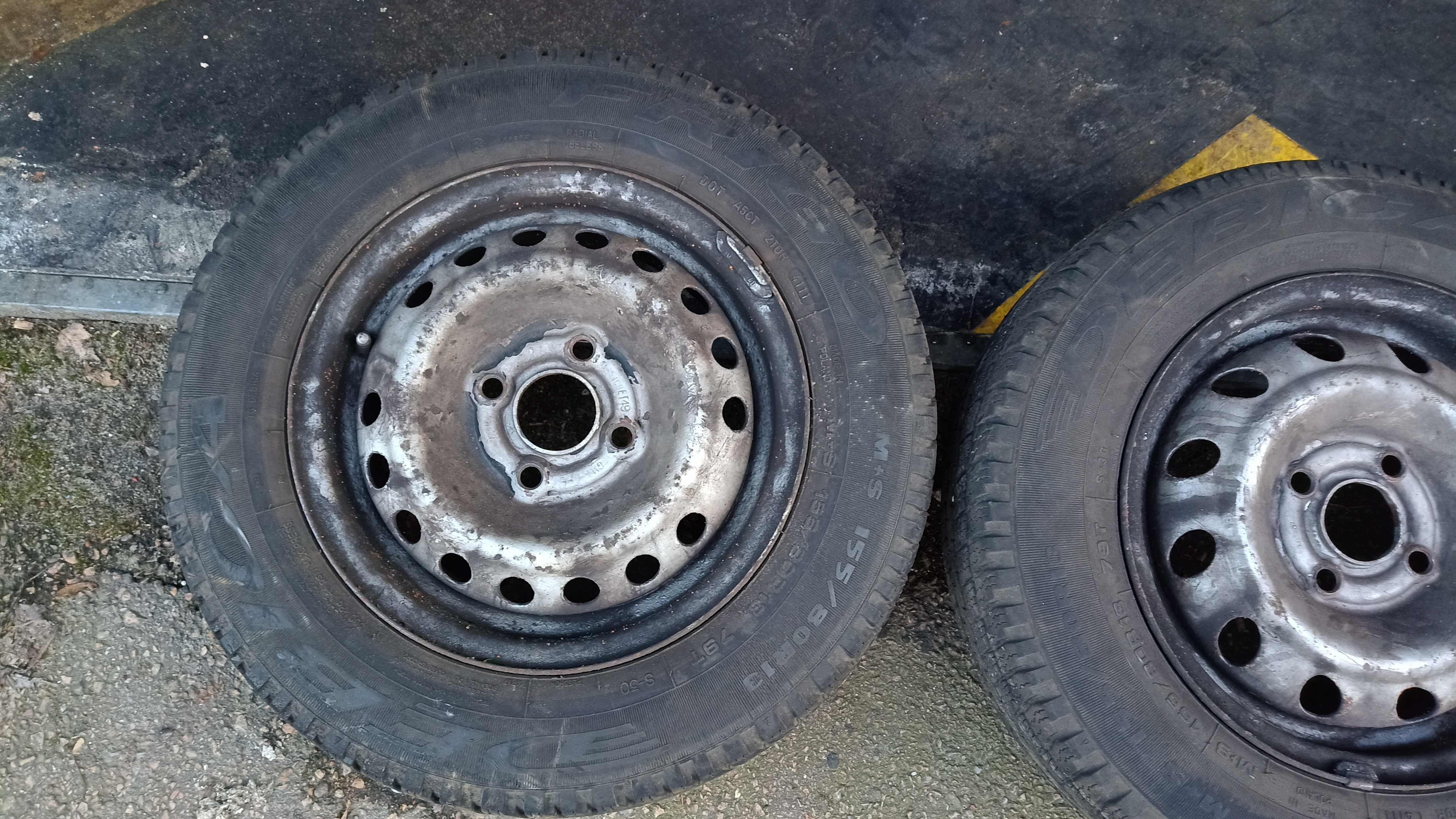 opony zimowe komplet Dębica Frigo 155/80 R13 z 2011, razem z felgami