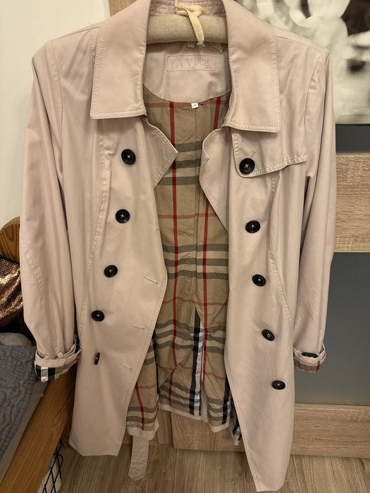 Pastelowy różowy trencz Vavite