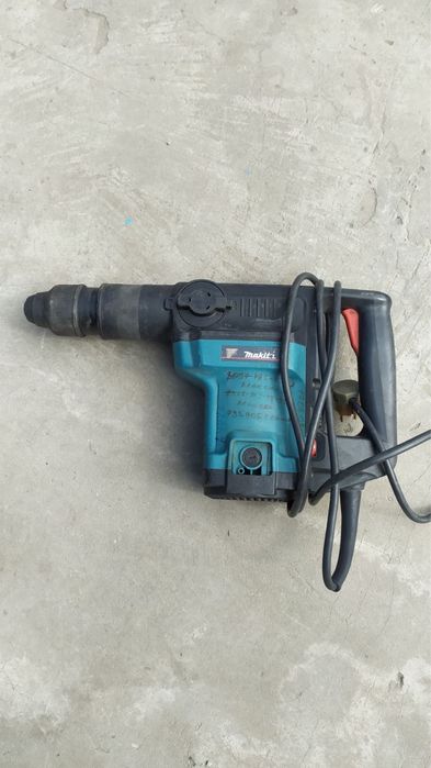 Префоратор Makita HR4500C