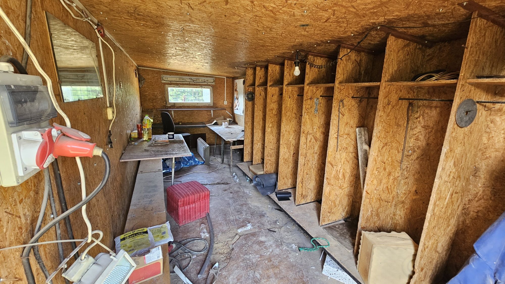 Barakowóz pakamera mobilny magazyn budowlany biuro budowy barak