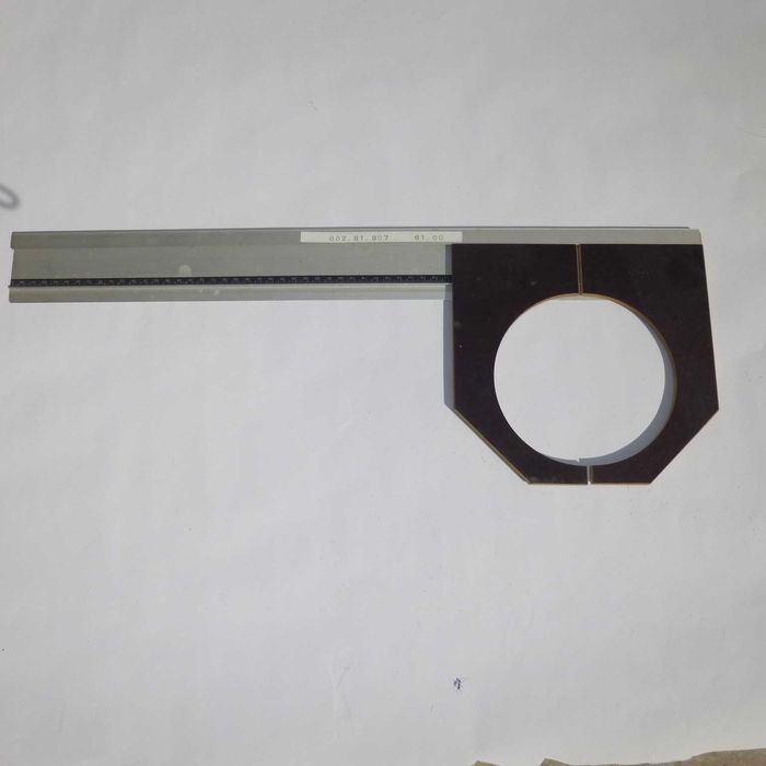 Paquímetro em alumínio e madeira