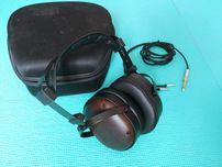 Monolith M565C закриті з кейсом та кабелем, робоче одне вухо, AS IS !