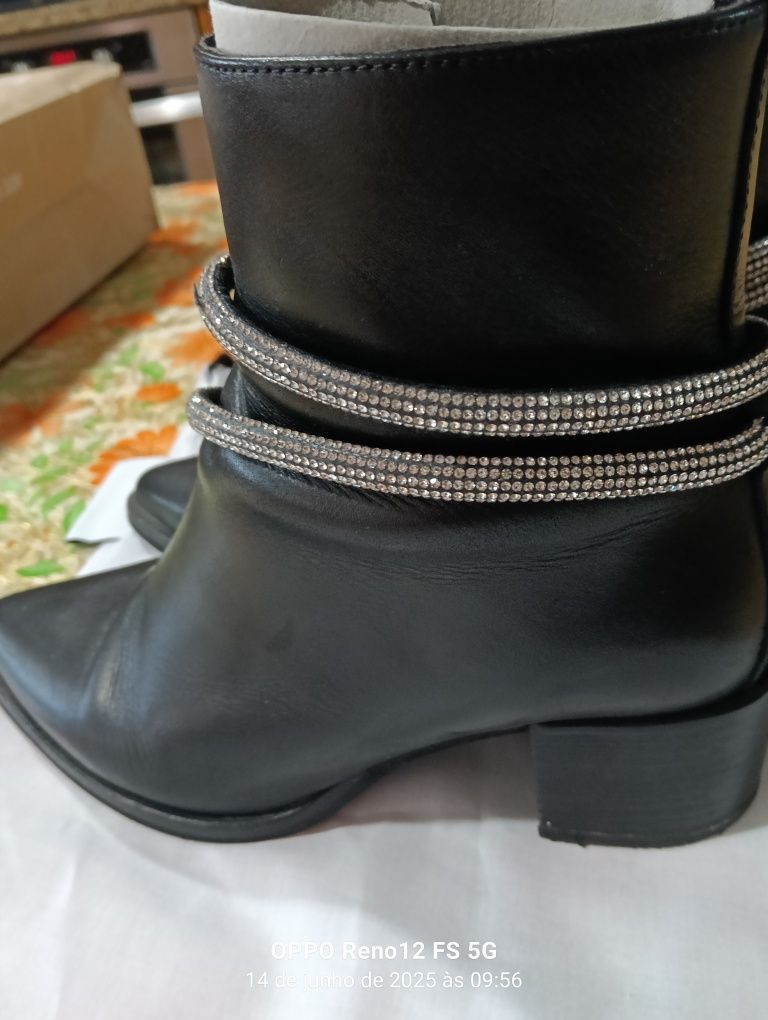 Botas originais da IN.NOVE