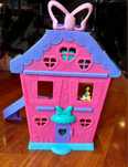 Casa da Minnie com mobília e bonecos