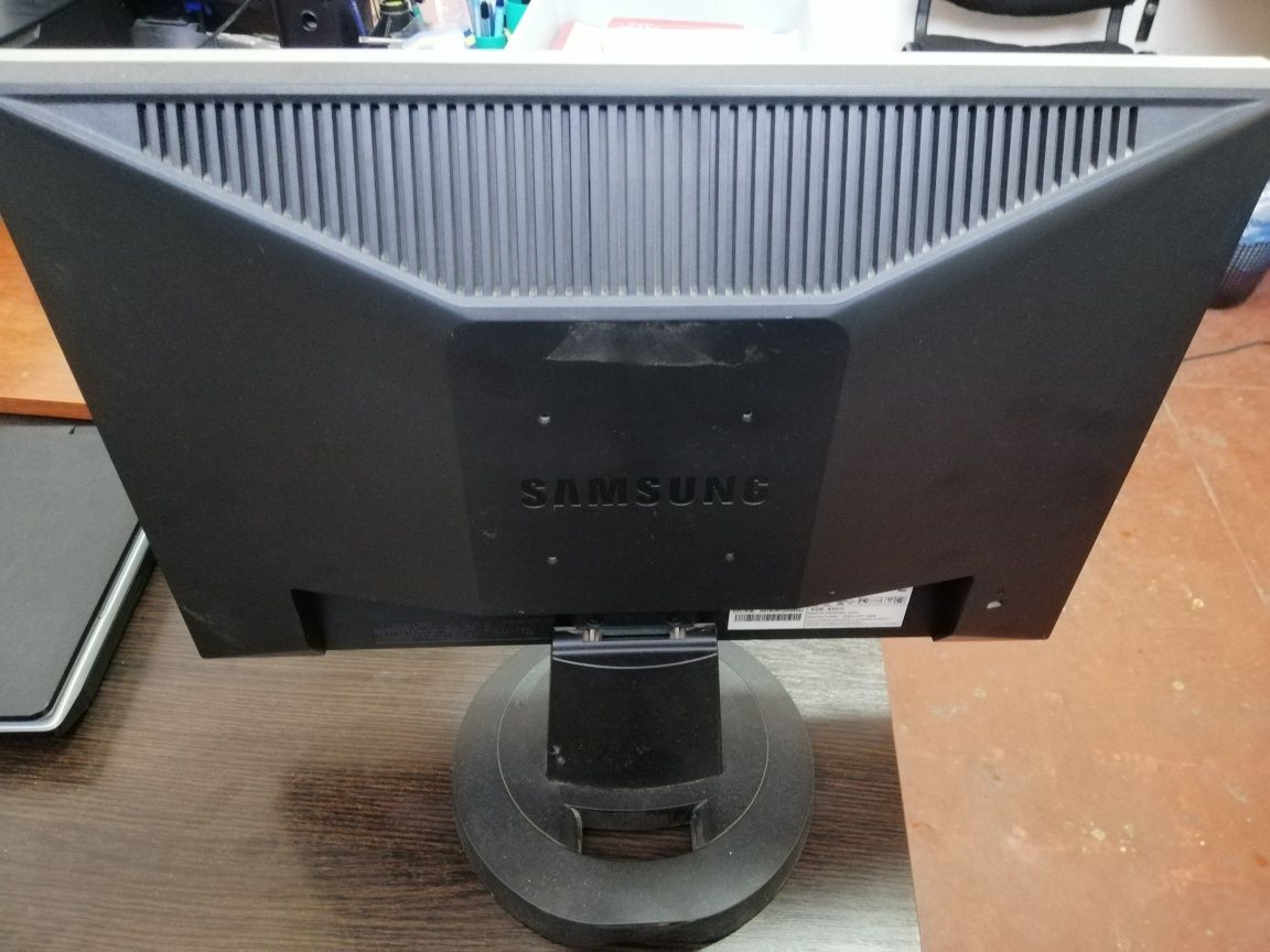Монитор Samsung SyncMaster