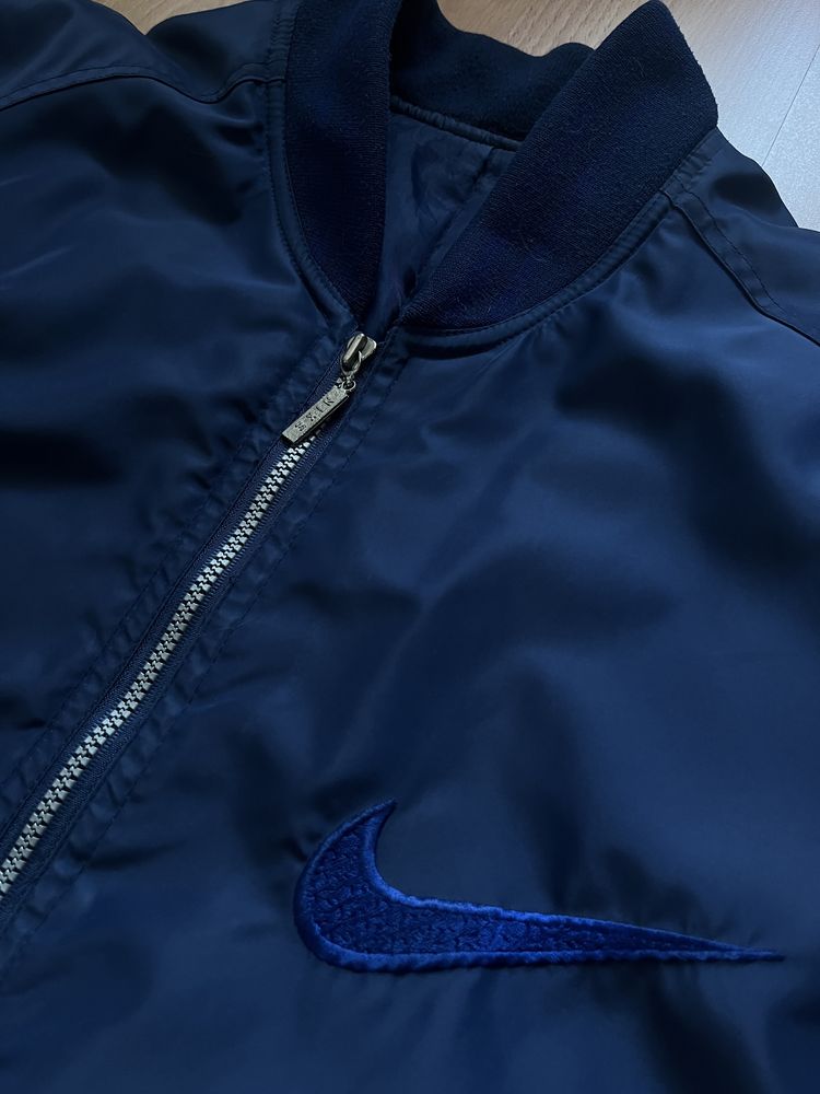 Бомбер Nike з великим лого