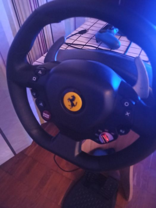 Игровой руль для PS4 | Thrustmaster T80 Ferrari 488 GTB Edition