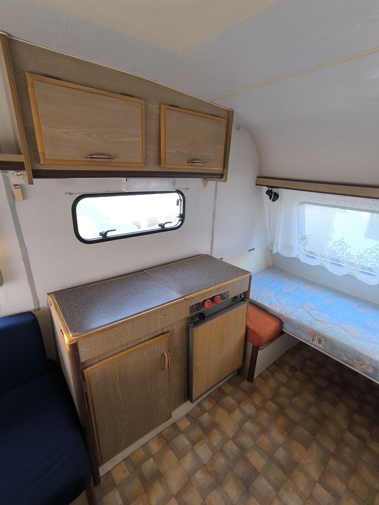 Caravana Pluma 350