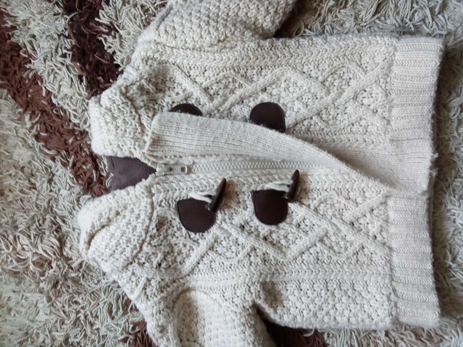 kremowy sweterek / bluza polarowa,  r. 68/74