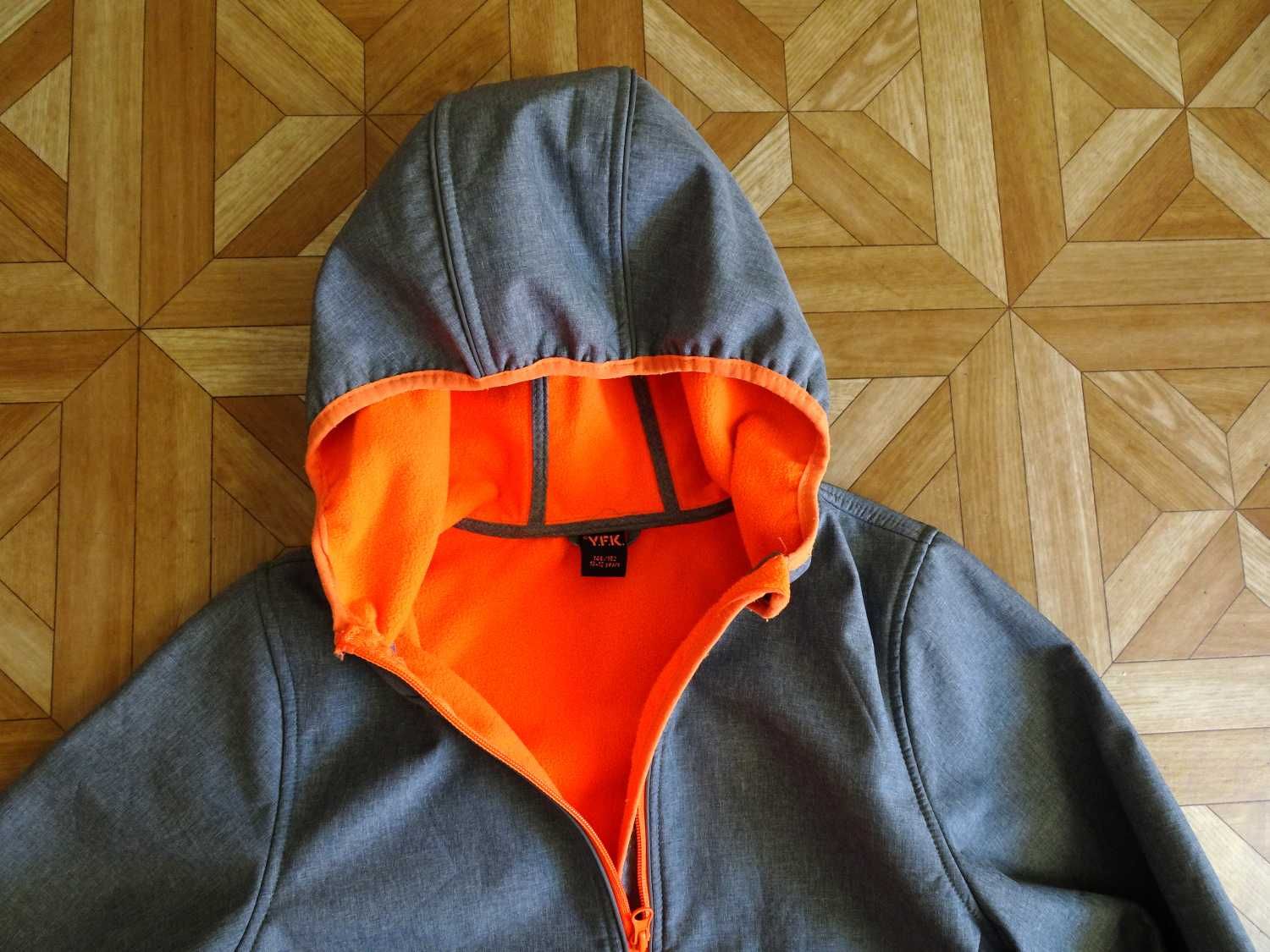 KIK Kurtka chłopięca SOFTSHELL kaptur 146-152