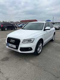 Автомобіль Audi Q5