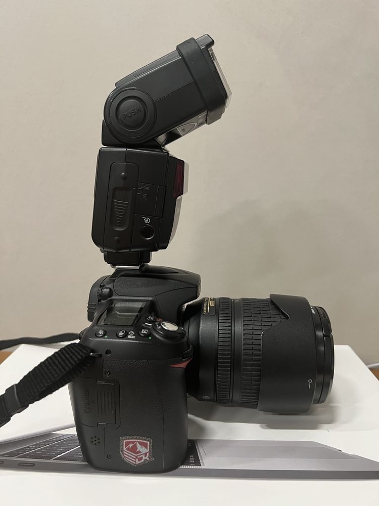 Nikon D90 + AFS 18-105mm + 50mm 1:1.8D + SpeedLight SB 600