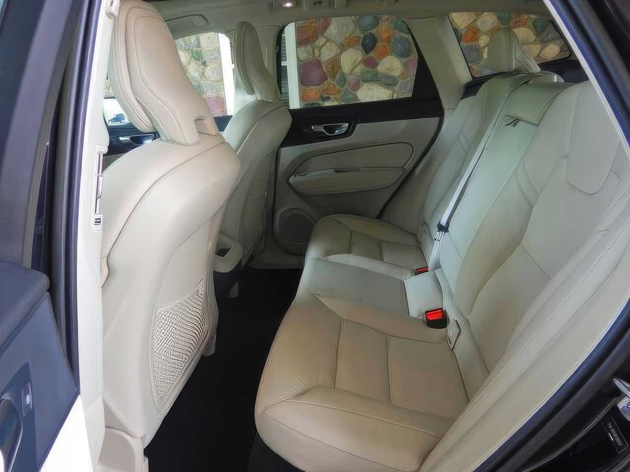 2023 Volvo XC60 B5