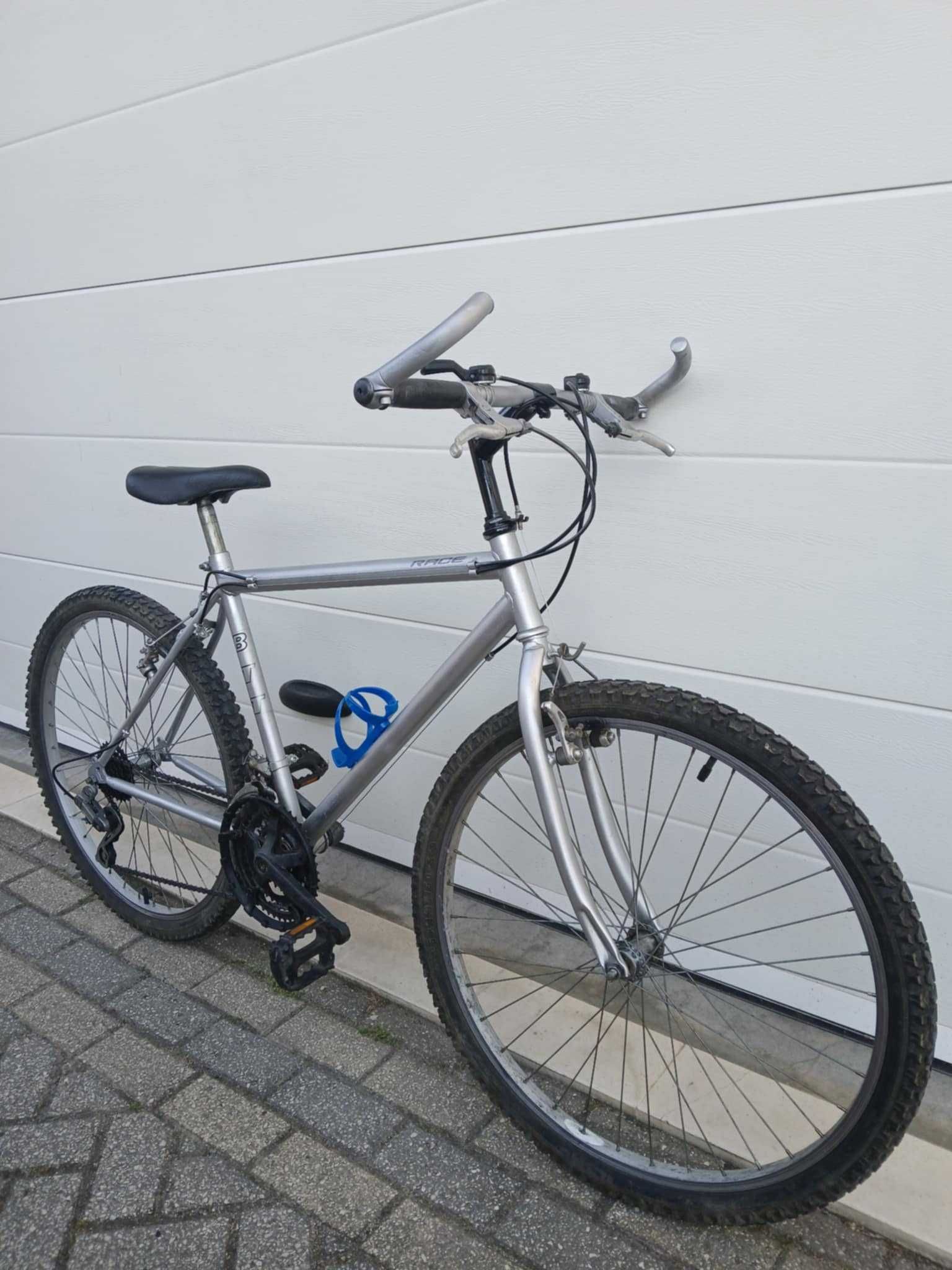 Bicicleta roda 26 com 18 velocidades