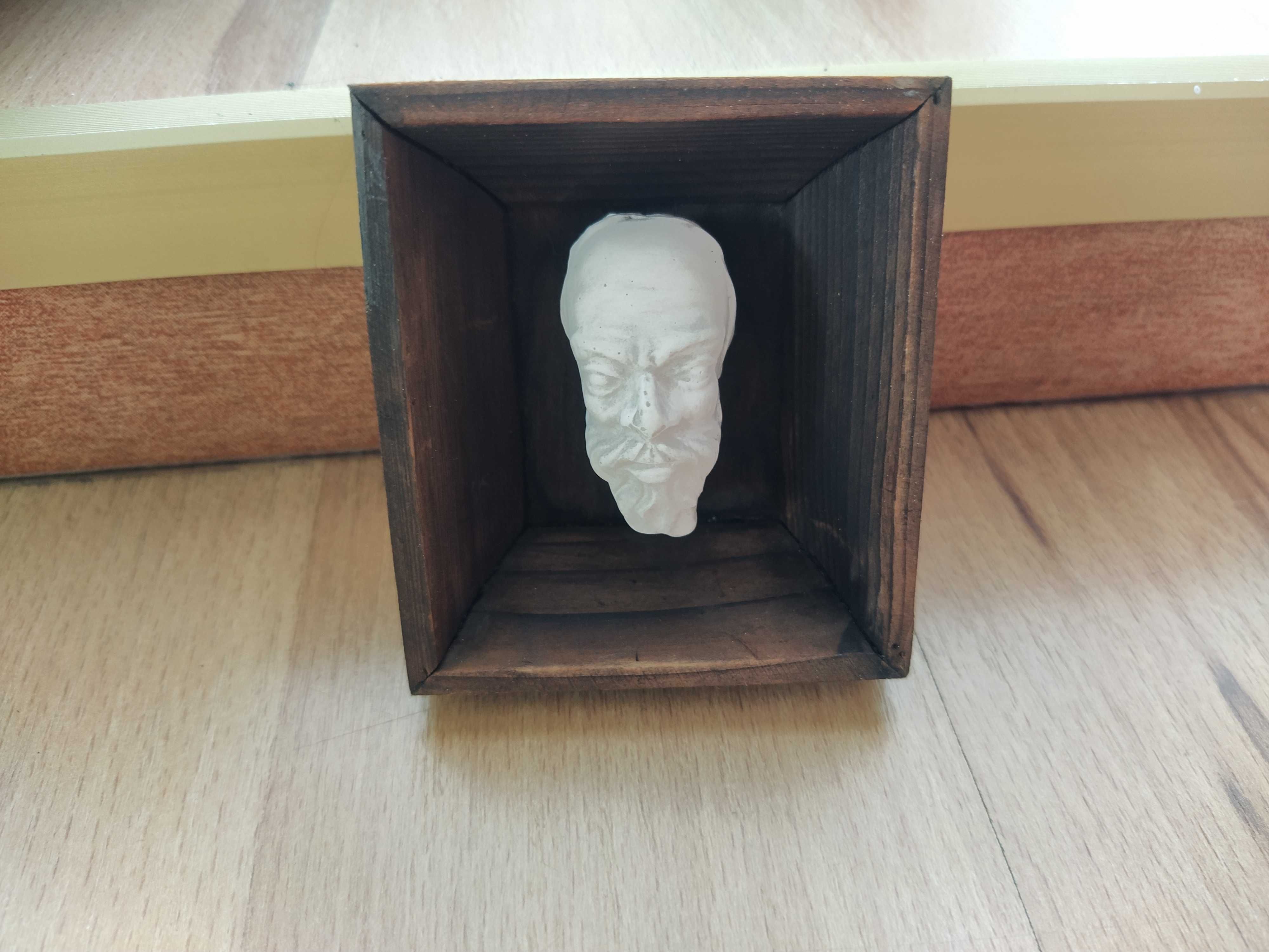 Rzeźba głowa wawelska