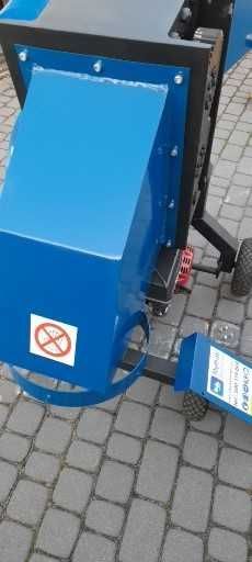 Rozdrabniacz spalinowy 15KM 4 nożowy rebak niebieski walcowy tani opał