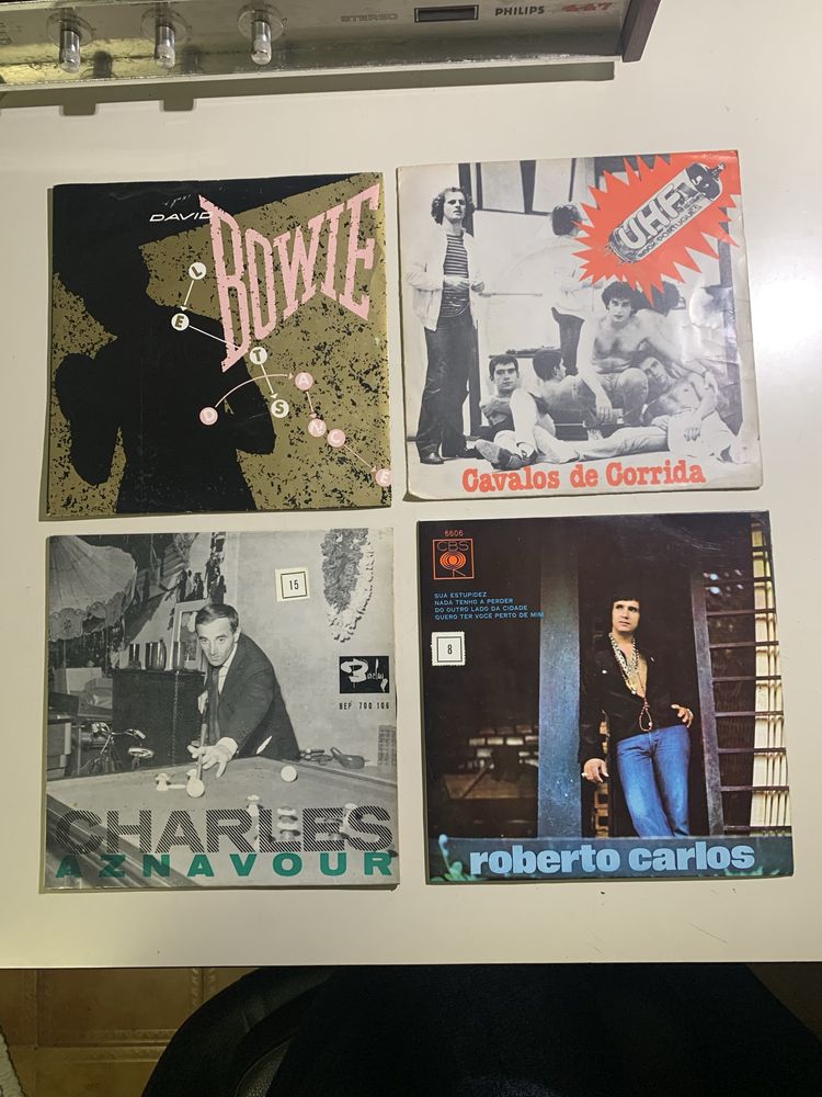 Discos vinil single David Bowie, UHF, Charles Aznavour, Roberto Carlos