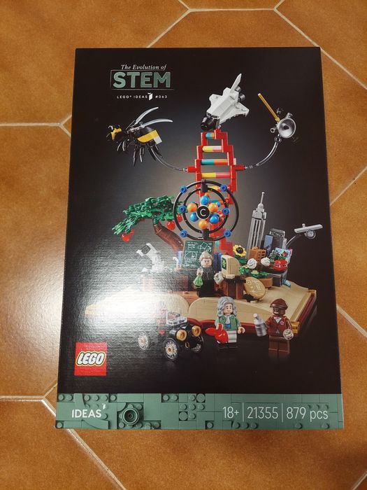 Lego 21355 The Evolution of Stem