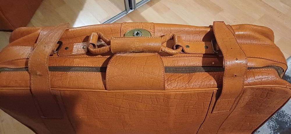 skórzana walizka Vintage