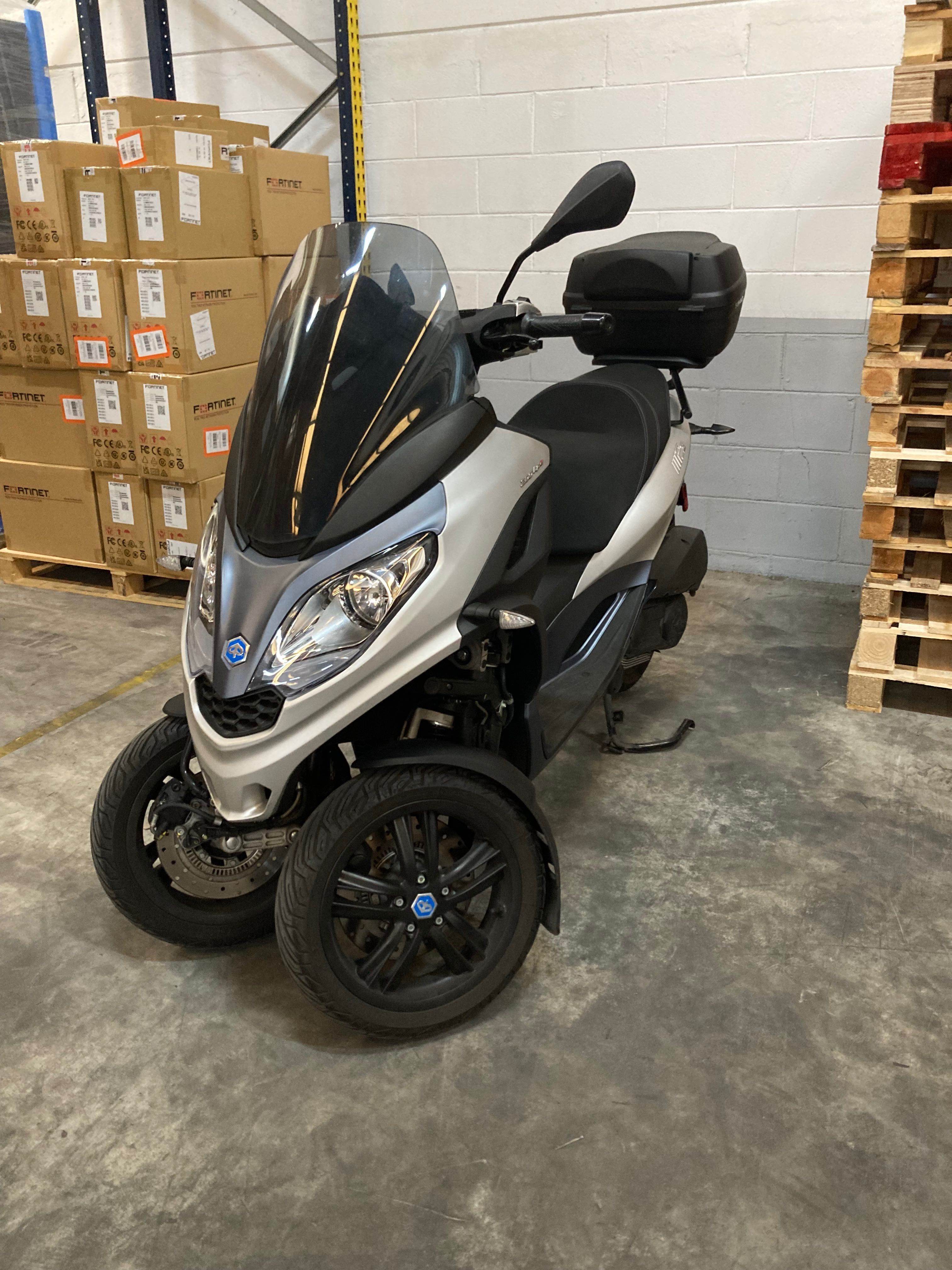 Piaggio MP3 300 HPe