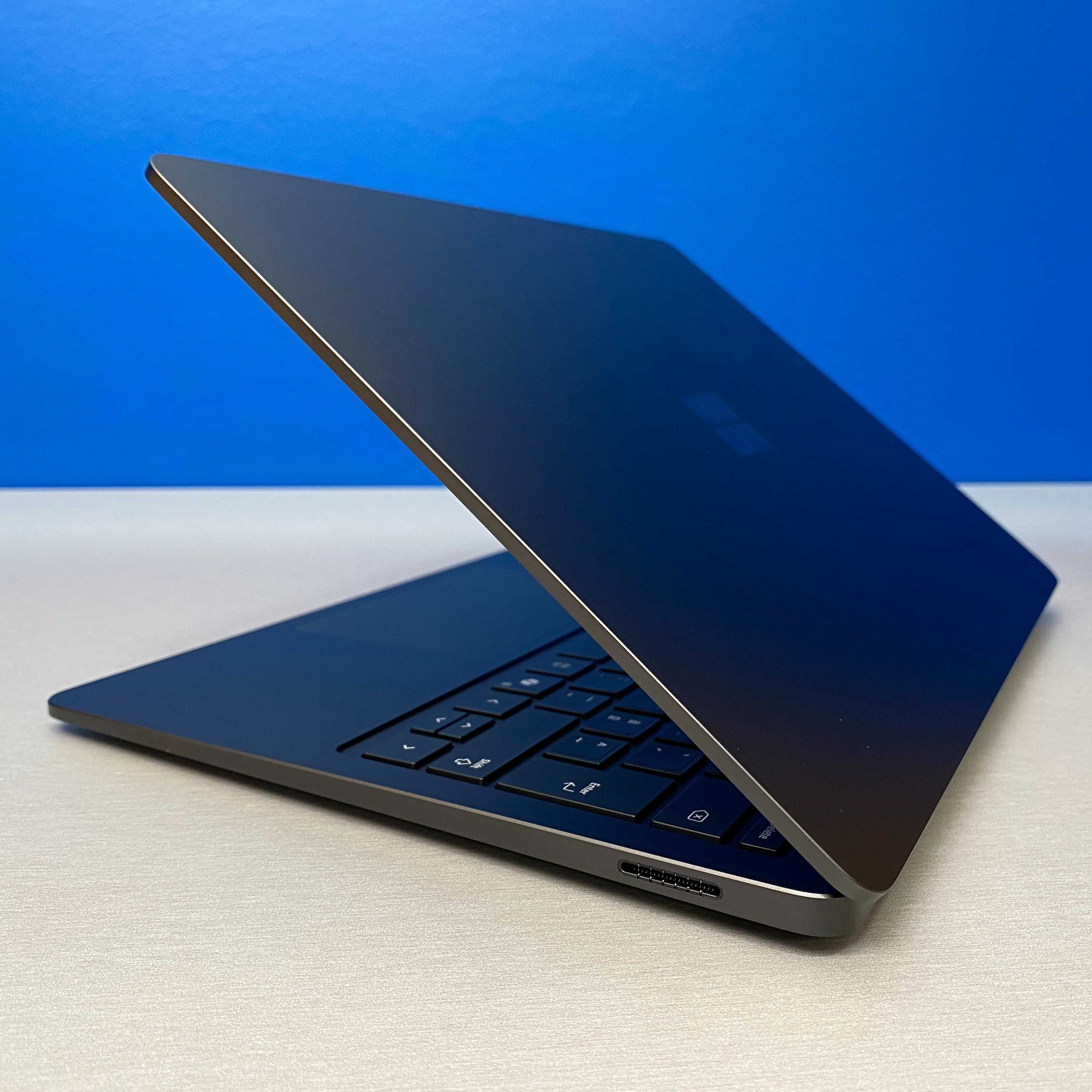 Microsoft Surface Laptop 7 - 13.8" (Snapdragon X Elite/16GB/512GB)