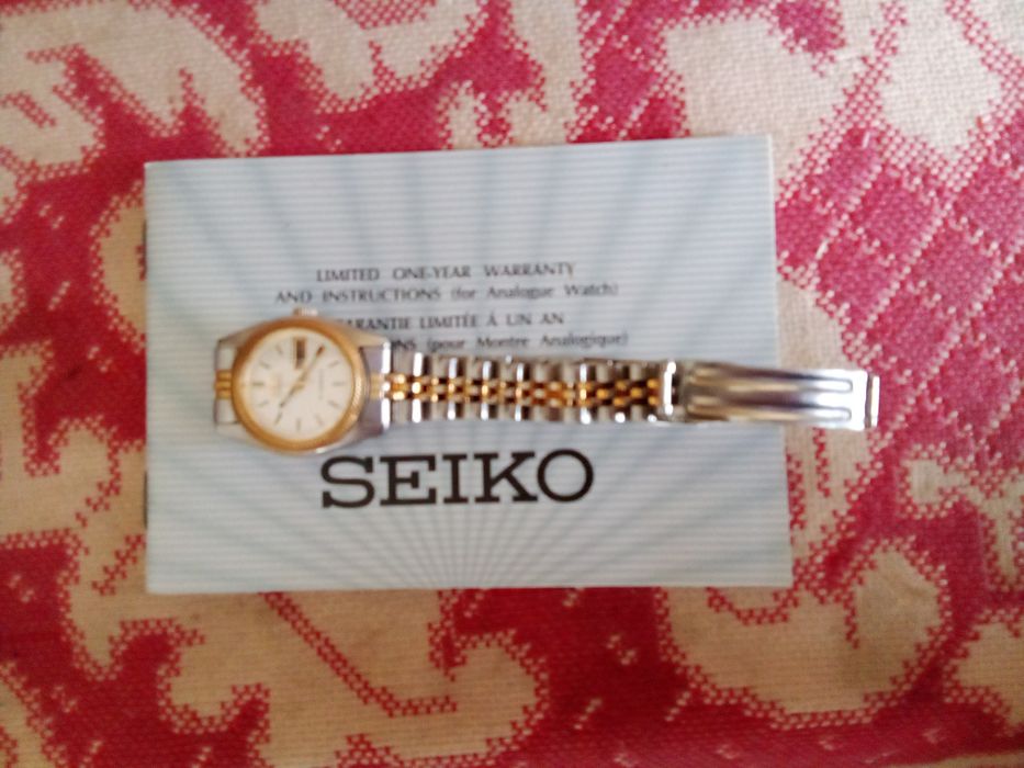 Часы женские Seiko.