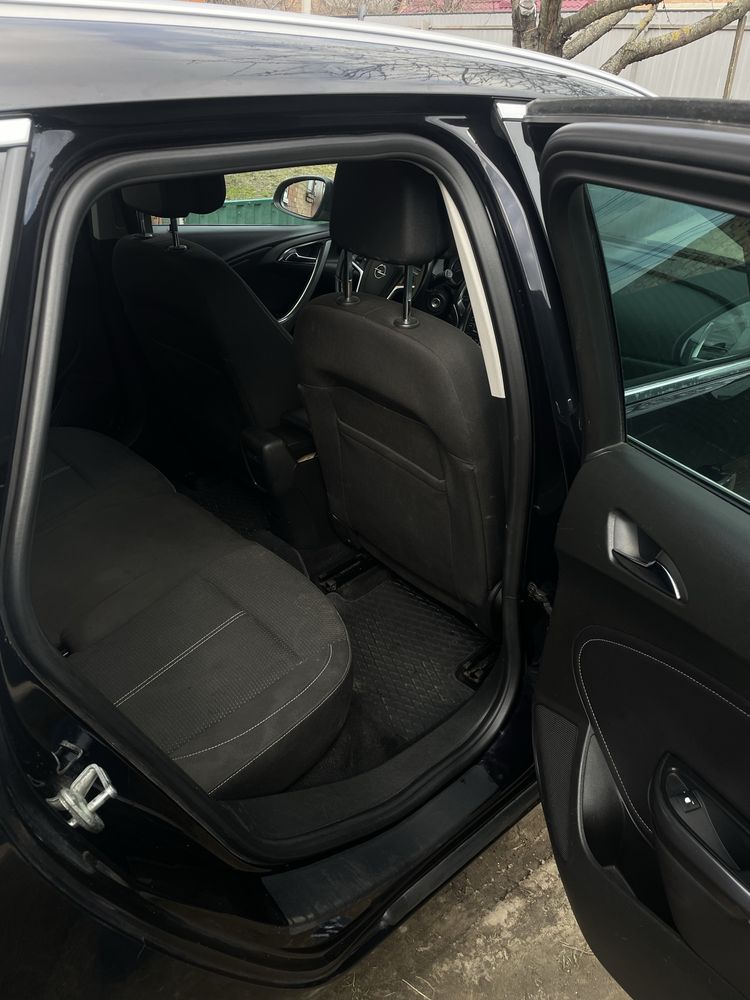 В продажу Opel Astra j