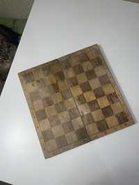 Деревянная шахматная доска