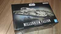 Model plastikowy do składania Star Wars Bandai Millennium Falcon 1:144