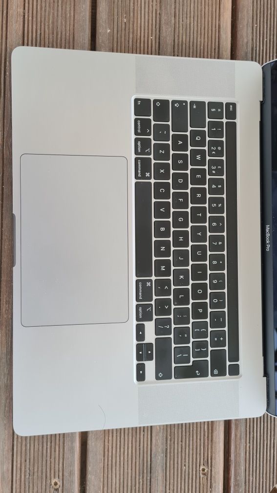 Vendo/Troco Macbook Pro 16 polegadas i7 2.6ghz 6 cores 16GB Ram