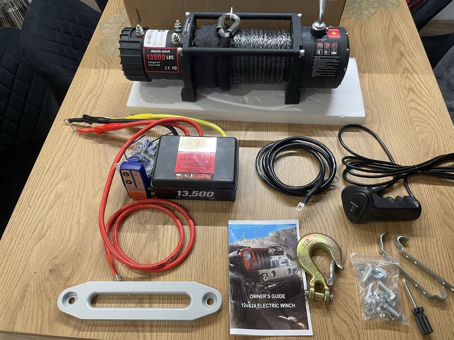 Wyciągarka, wciągarka samochodowa 13500 lbs 6123 kg uciąg, syntetyk