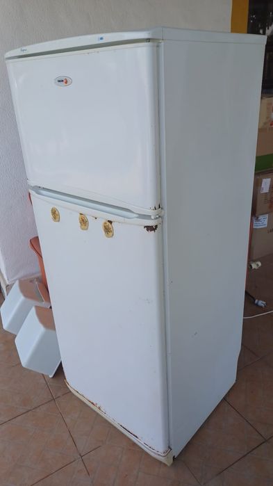 Frigorífico  com congelador
