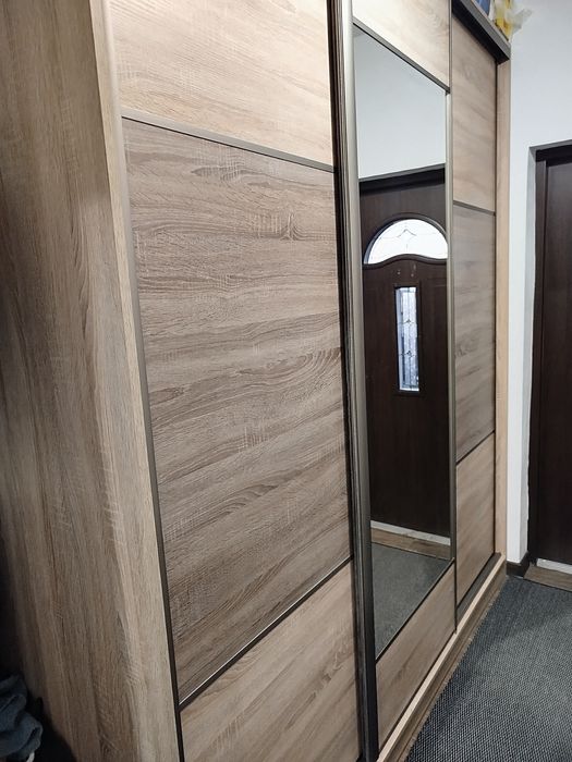 Szafa przesuwna 220 cm