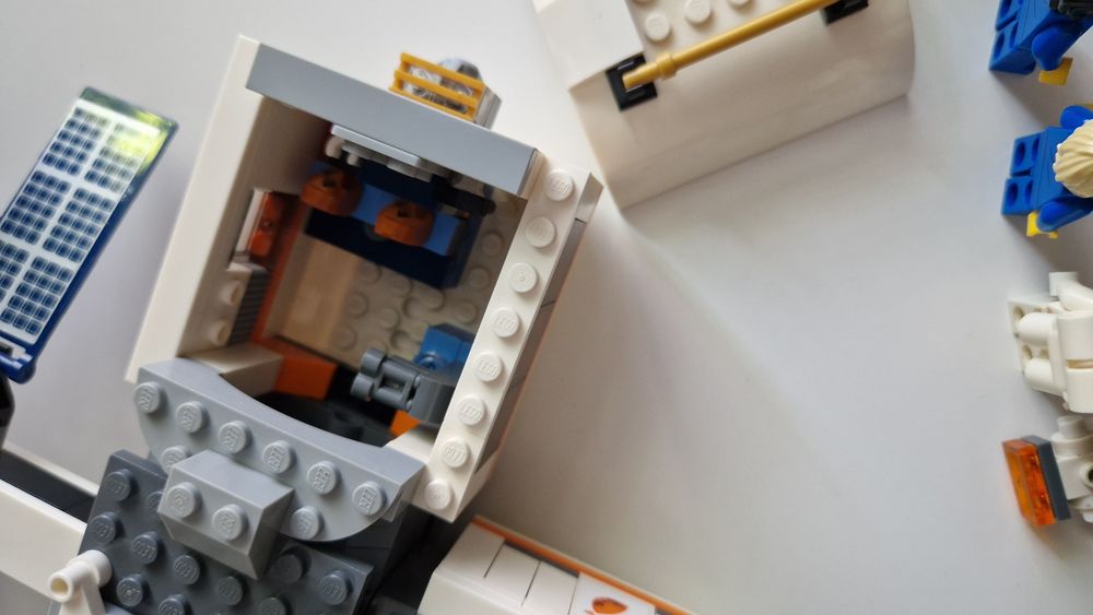 Конструктор 6+ LEGO City 60227 Космічна станція на Місяці