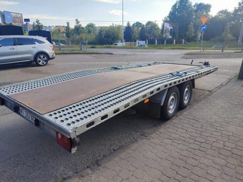 Wypożyczalnia przyczep i lawet wynajem lawety i przyczepy W-wa Bielany
