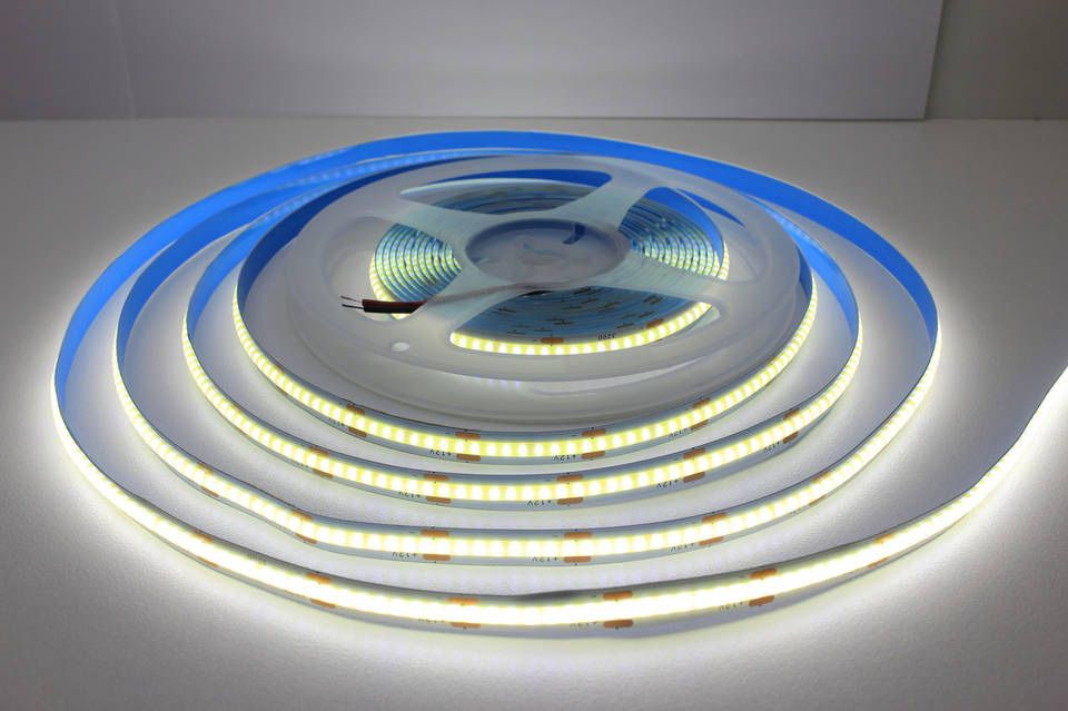 Світлодіодна стрічка 12В 10м LLS-320NW-COB-12 320 LED/m IP20