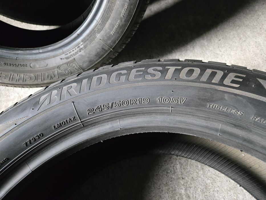 245/50R19 Bridgestone LM001