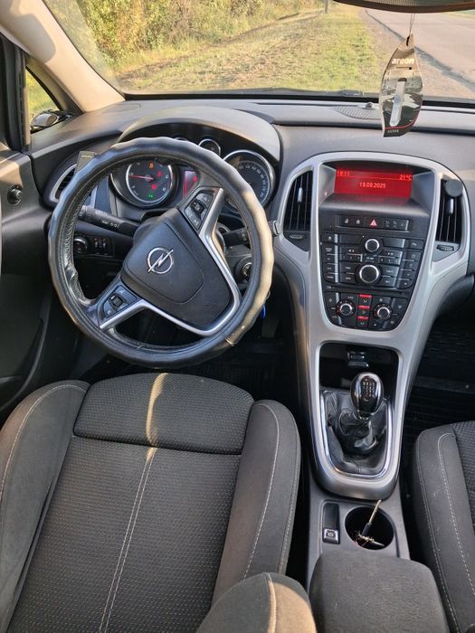 Опель Астра J 1,7 crdi