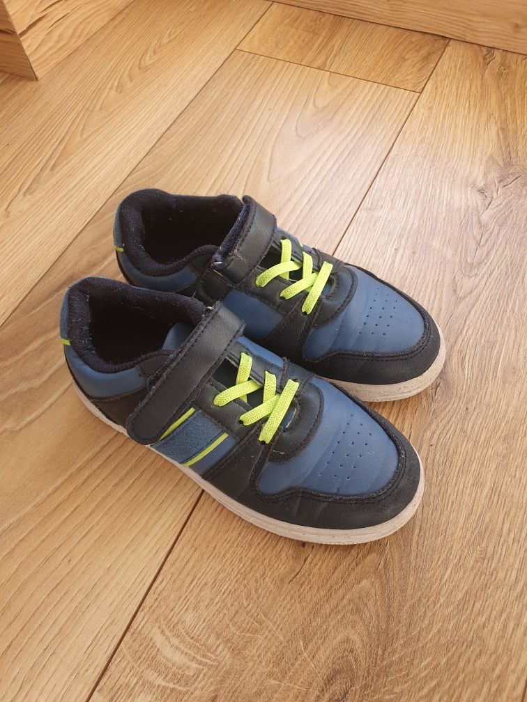Buty na rzepy rozm. 33