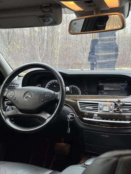 Mercedes s-class W221 FL 2010 5.5 S500