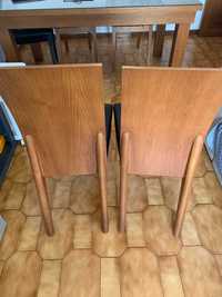 Vendo 6 cadeiras em madeira maciça